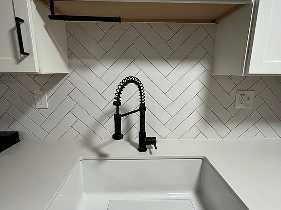 5th image of 333 N Sherman St #107