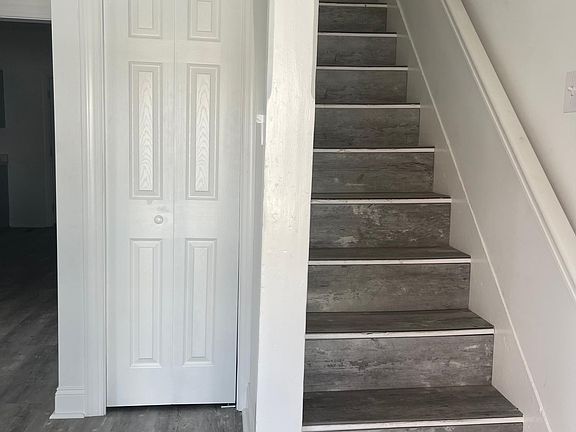2nd image of 116 Laird St