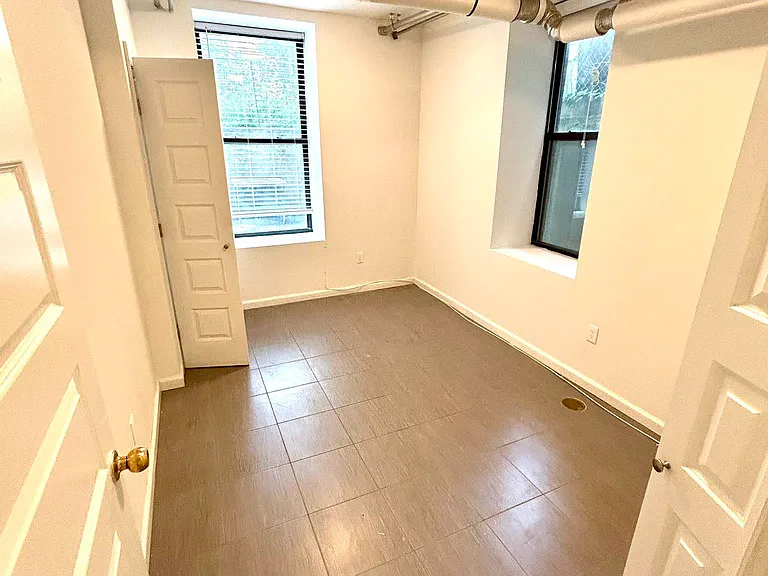 41-21 Denman St #B1 — Photo 8