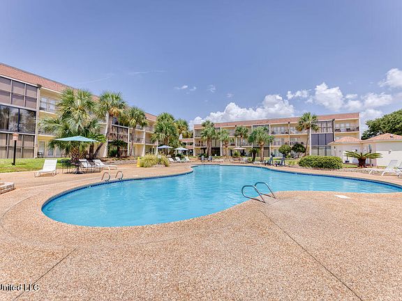 4th image of 2046 Beach Blvd #203