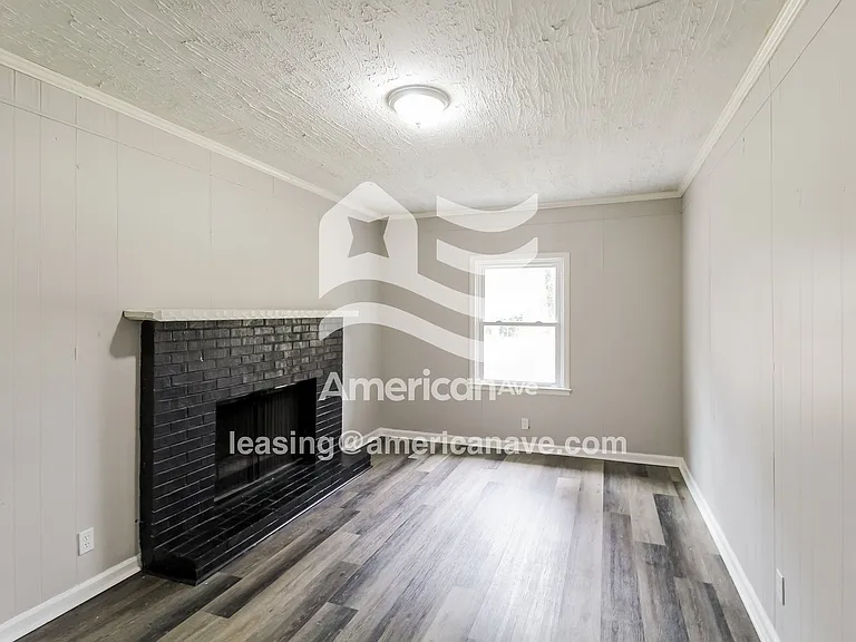 1559042_002_wm_-_living_room_13615360.jpg