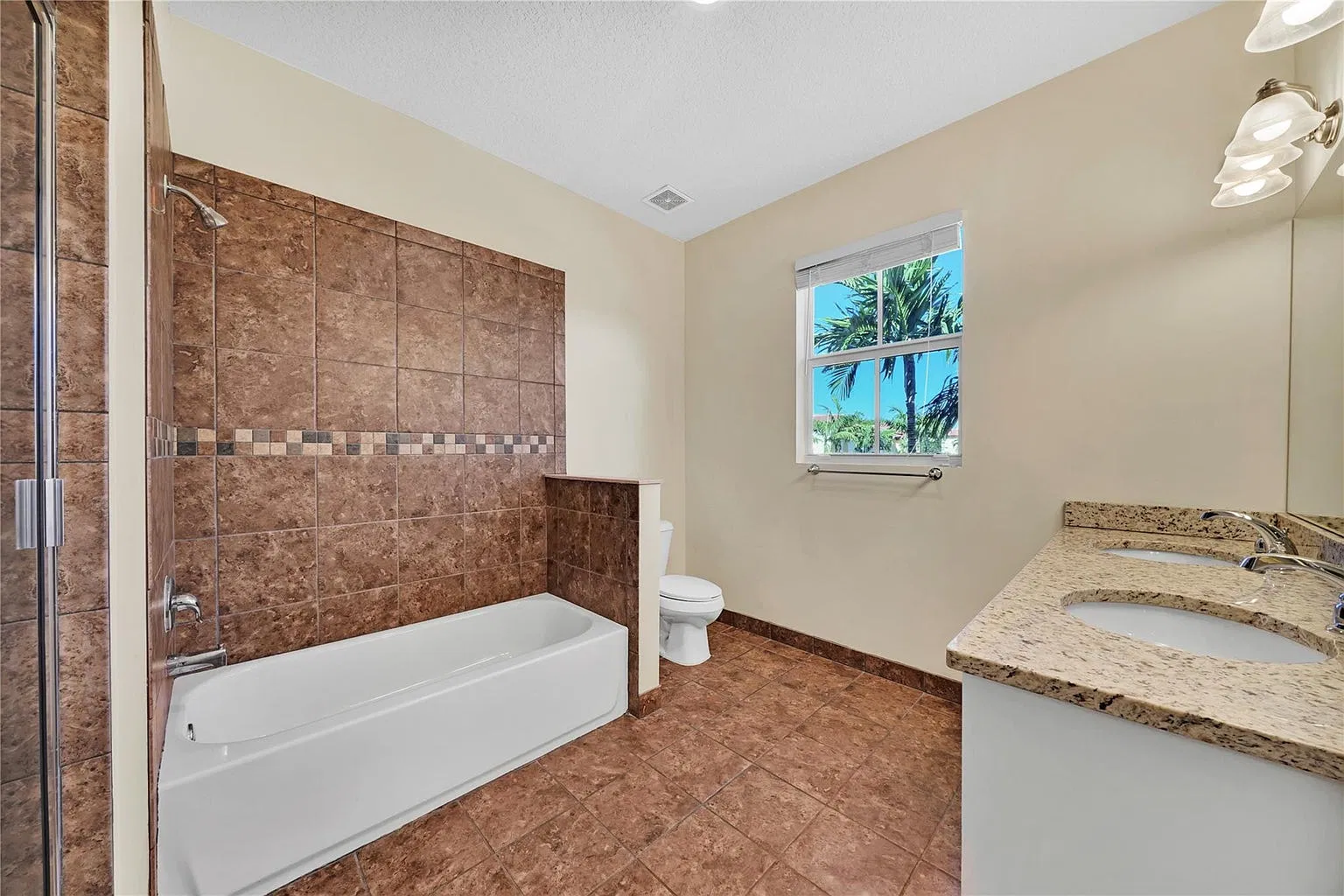 3 bed, 1672 sqft, $3,400 — Photo 4