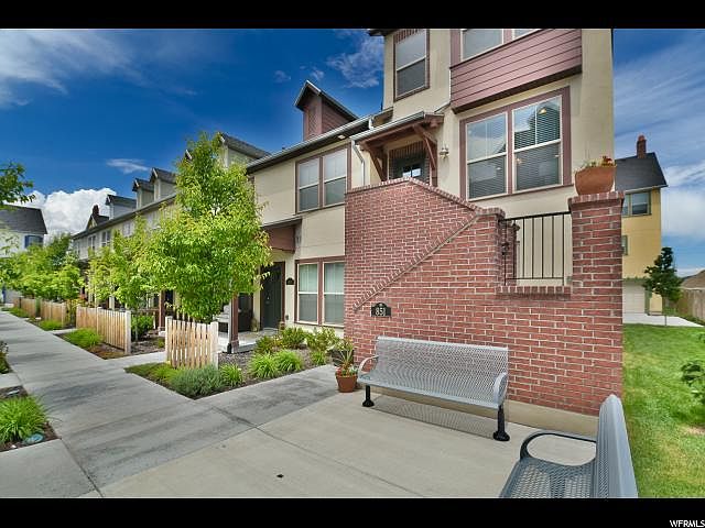 1st image of 851 W Paola Ct