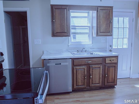 5th image of 282 Marlborough Terrace