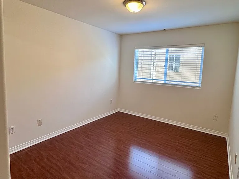13525 Vanowen St #103 — Photo 18