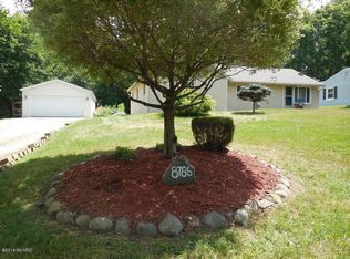 8786 E Gull Lake Dr, Augusta, MI 49012
