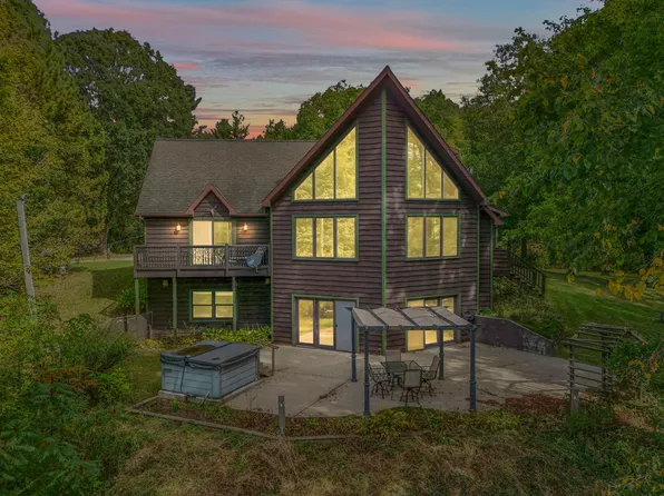 2488 Wilson St, Hillsdale, MI 49242