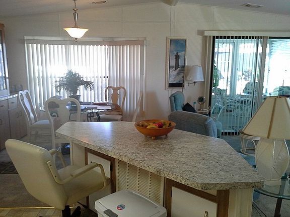 5th image of 318 Lakeview Ln