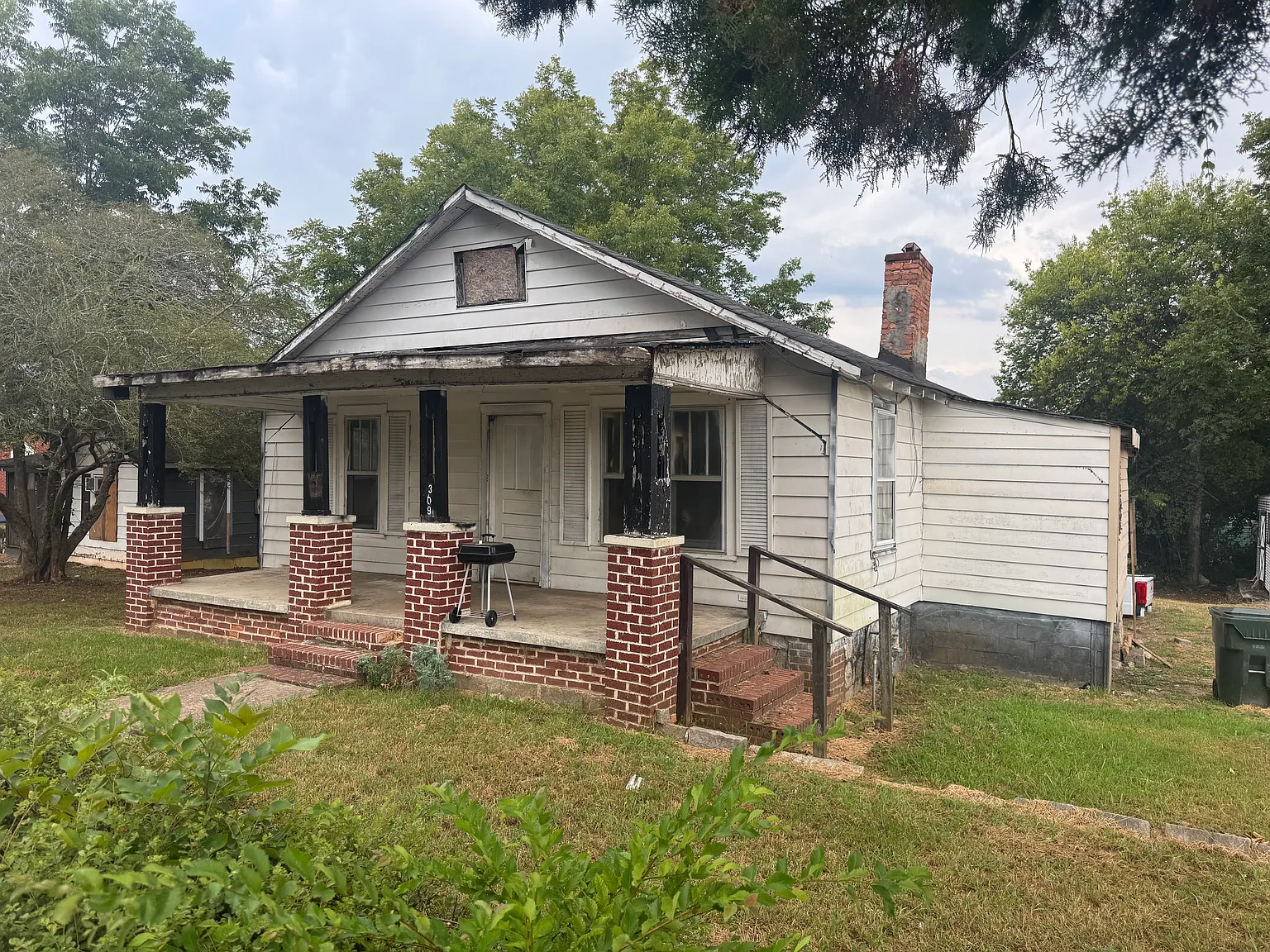 4 bed, 1225 sqft, $1,000 — Photo 1