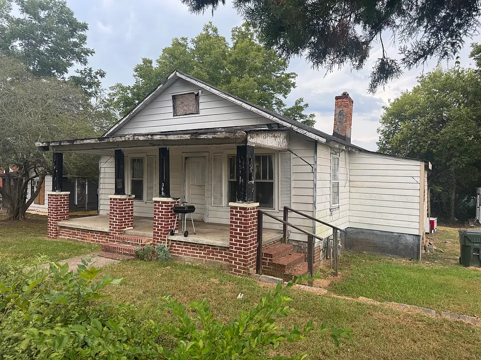 369 Mill St