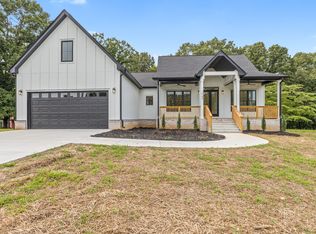 1064 Mulberry St, Burns, TN 37029