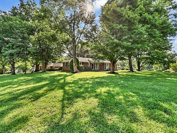 2nd image of 7 Lacy Ln