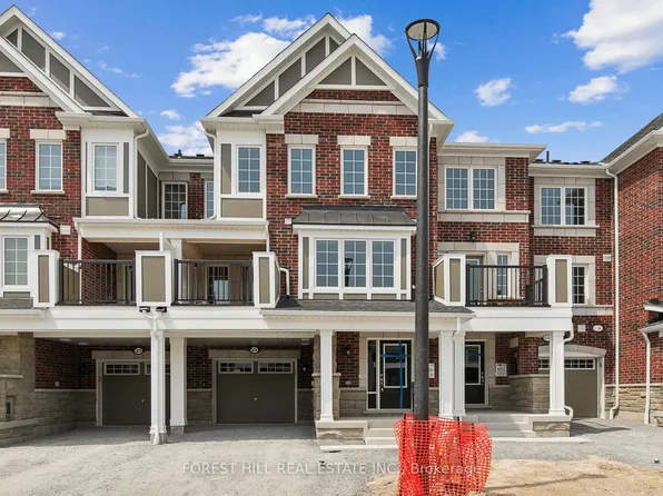 3374 Swordbill St, Pickering, ON L1X 0N1
