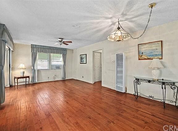 5th image of 8535 Dorothy St
