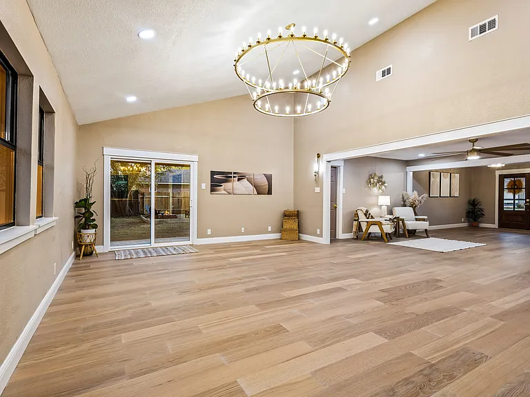 2214 Rex Cruse Dr — Photo 6