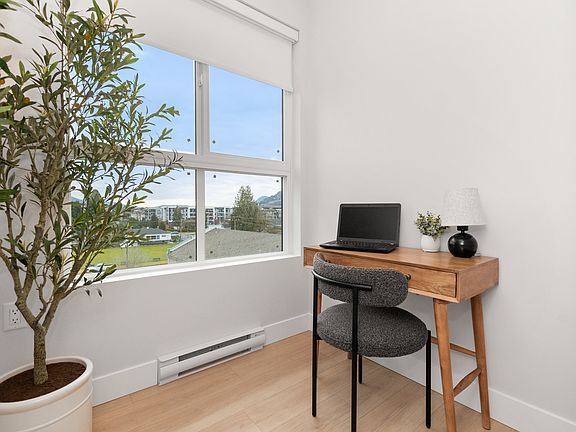 4th image of 45754 Wellington Ave #308