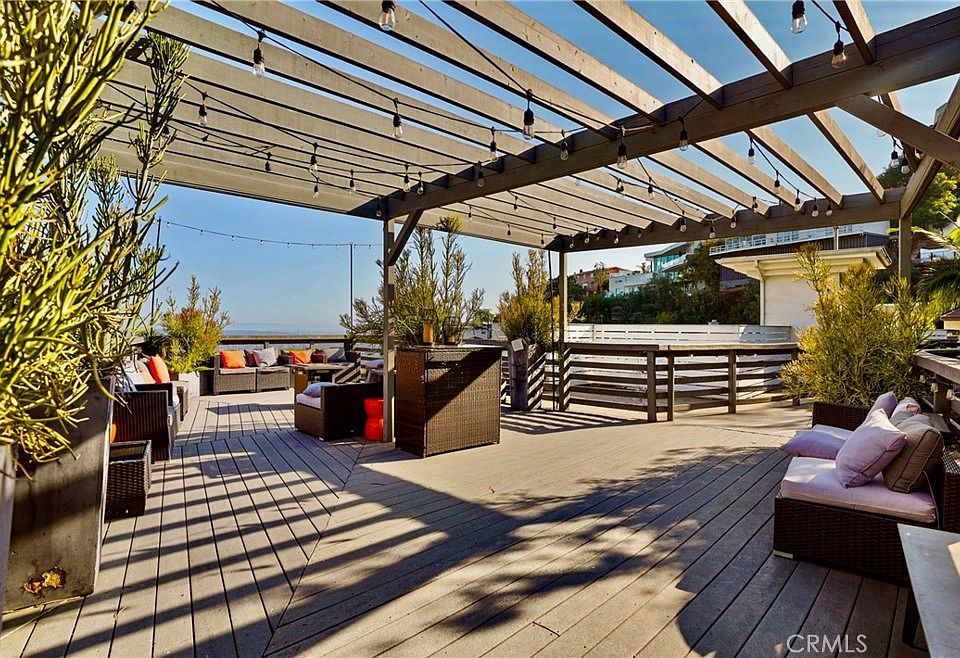 8835 Evanview Dr, Los Angeles, CA 90069 | MLS #OC26165380 | Zillow