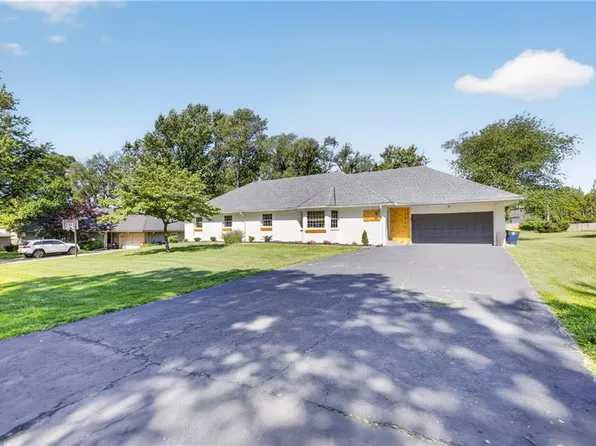 1011 Tam O Shanter Dr, Kansas City, MO 64145