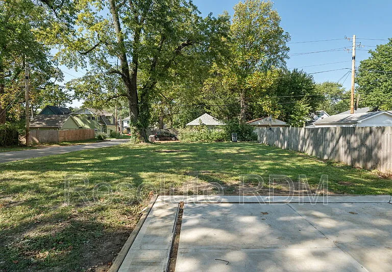 1312 N Dearborn St — Photo 22