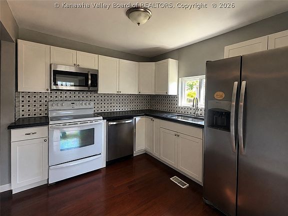 3rd image of 320 Birch St