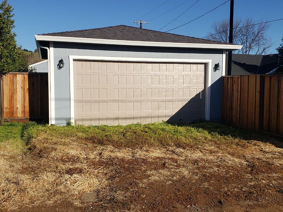 2nd image of 440 Claremont Dr