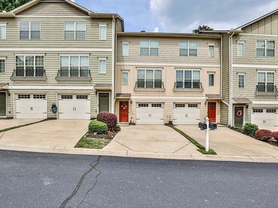 1677 Liberty Pkwy NW, Atlanta, GA, 30318