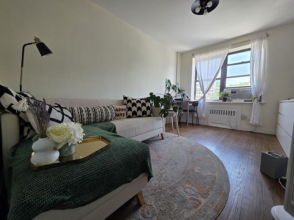 1st image of 106 Washington Ave APT 3A