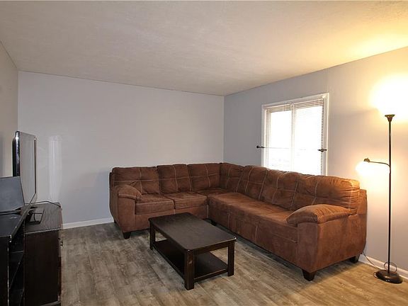 4th image of 7890 Sagamore Dr N