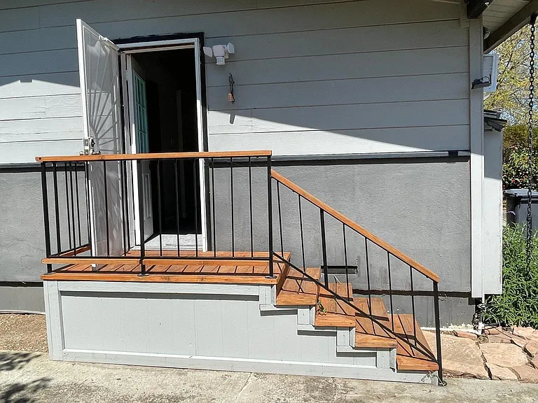 Sycamore Ave — Photo 15