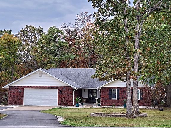 2nd image of 480 Pear Tree Rd