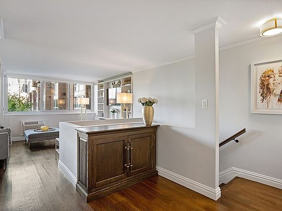 3rd image of 625 Main St APT 626