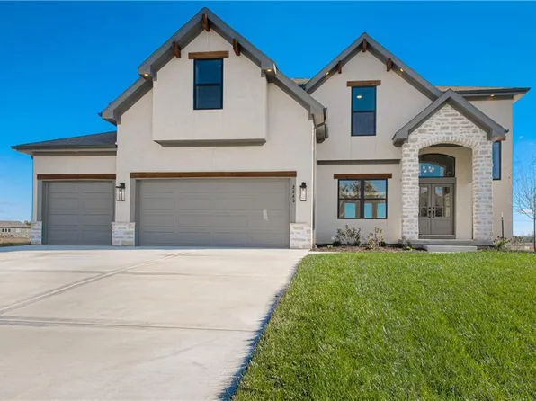 2345 Fishing Ln, Kearney, MO 64060