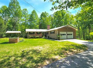 380 Honeysuckle Dr, Mountain Rest, SC 29664