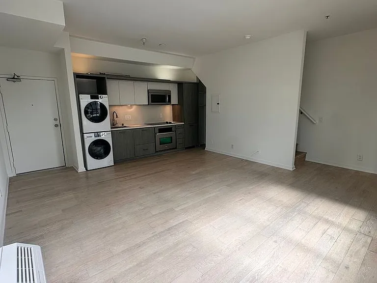 988 G St #31 — Photo 9