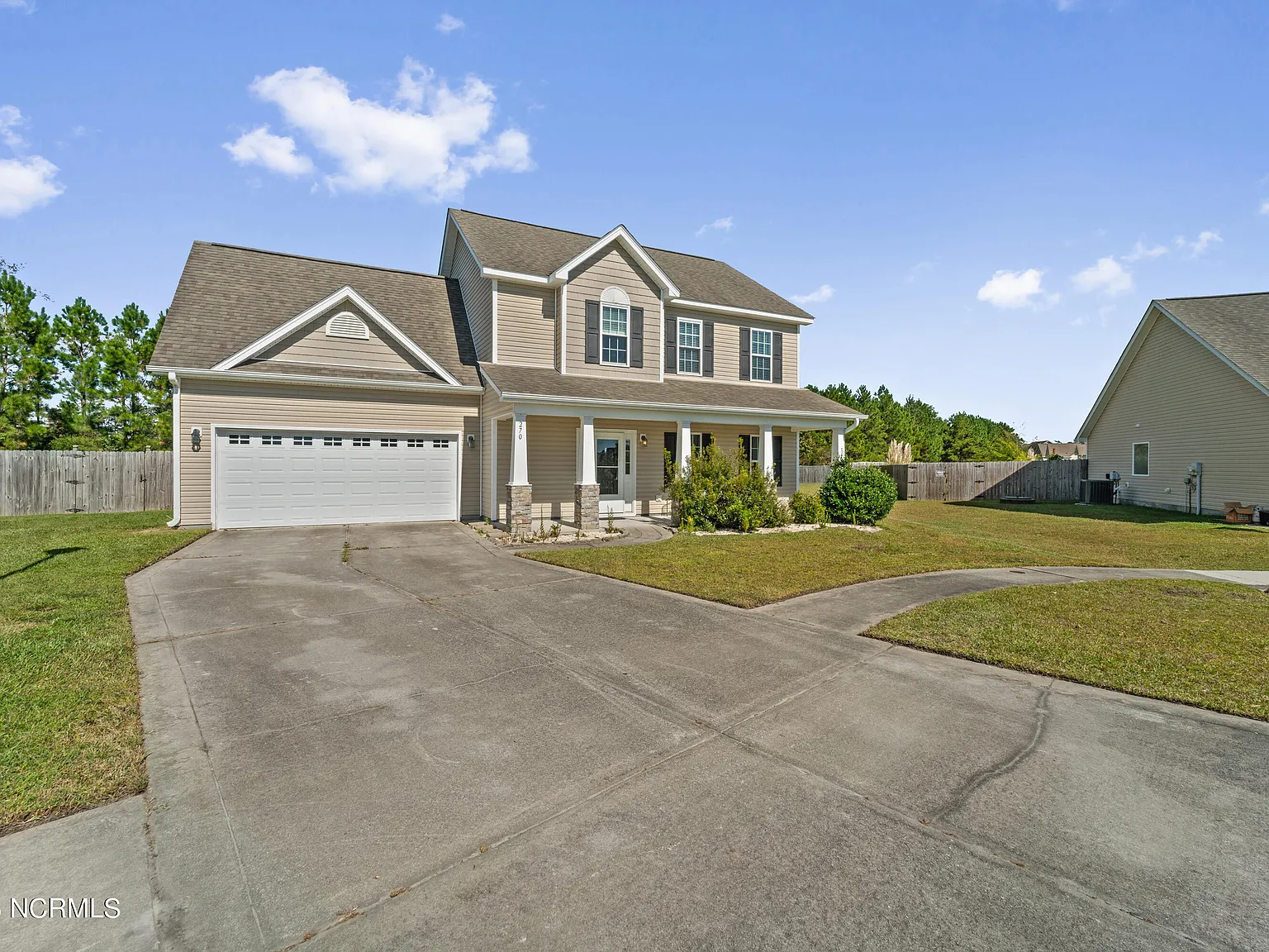 4 bed, 2.5 bath, 1733 sqft, $1,895 — Photo 3