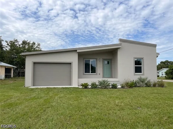 2819 42nd St SW, Lehigh Acres, FL 33976