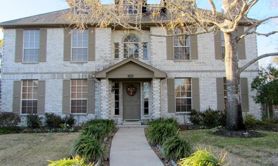 Texas sized majestic home with 5 bedrooms!