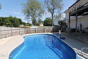 4th image of 6042 Village Ln