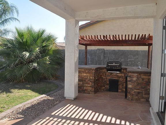 5th image of 472 W Wildhorse Dr