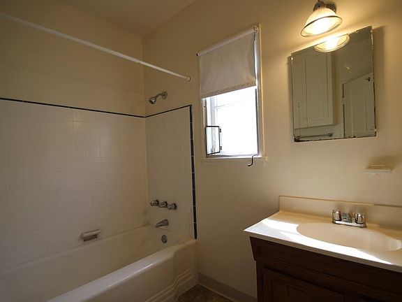 3rd image of 528 N Madison Ave #528