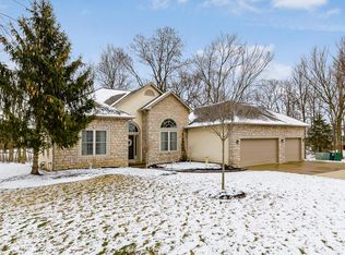 8250 Kristin Ct, Lewis Center, OH 43035