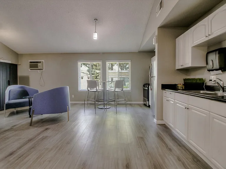 Village Green Apartments — Photo 15
