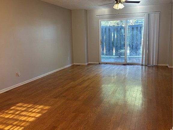 3rd image of 23 Knollwood Circle