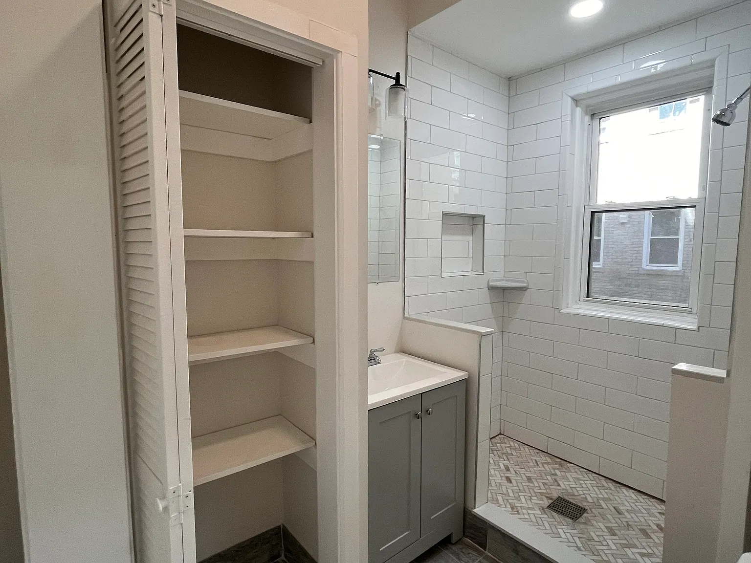 2 bed, 9999 sqft, $2,800 — Photo 4