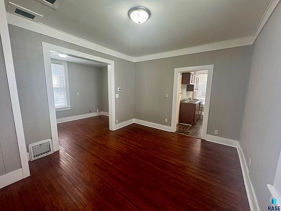 3rd image of 413 S Walts Ave