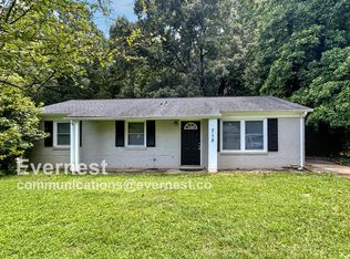715 Milan Rd E, Charlotte, NC 28216