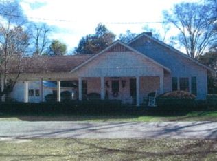 49 W Ivey St, Baxley, GA 31513