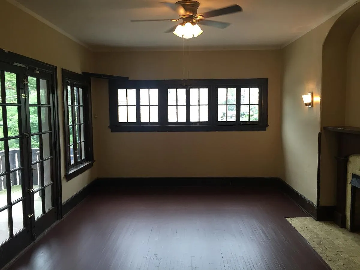 8 bed, 3.5 bath, 3155 sqft, $7,643 — Photo 4