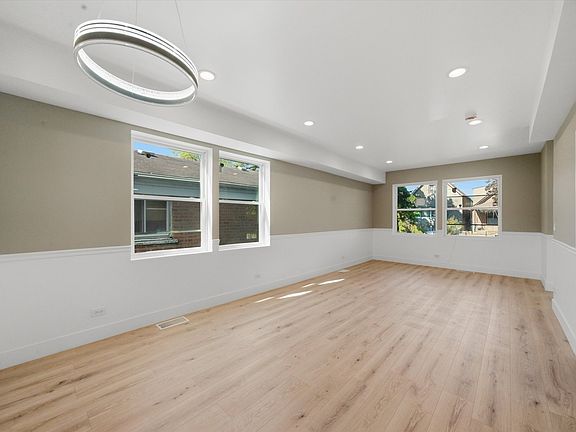 5th image of 939 N Harding Ave