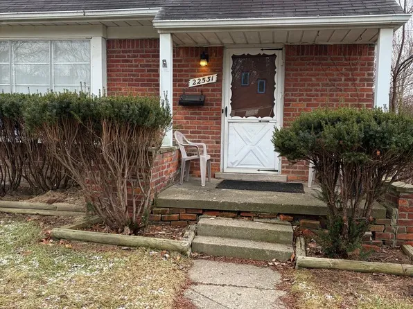 22531 Lyndon St, Detroit, MI 48223